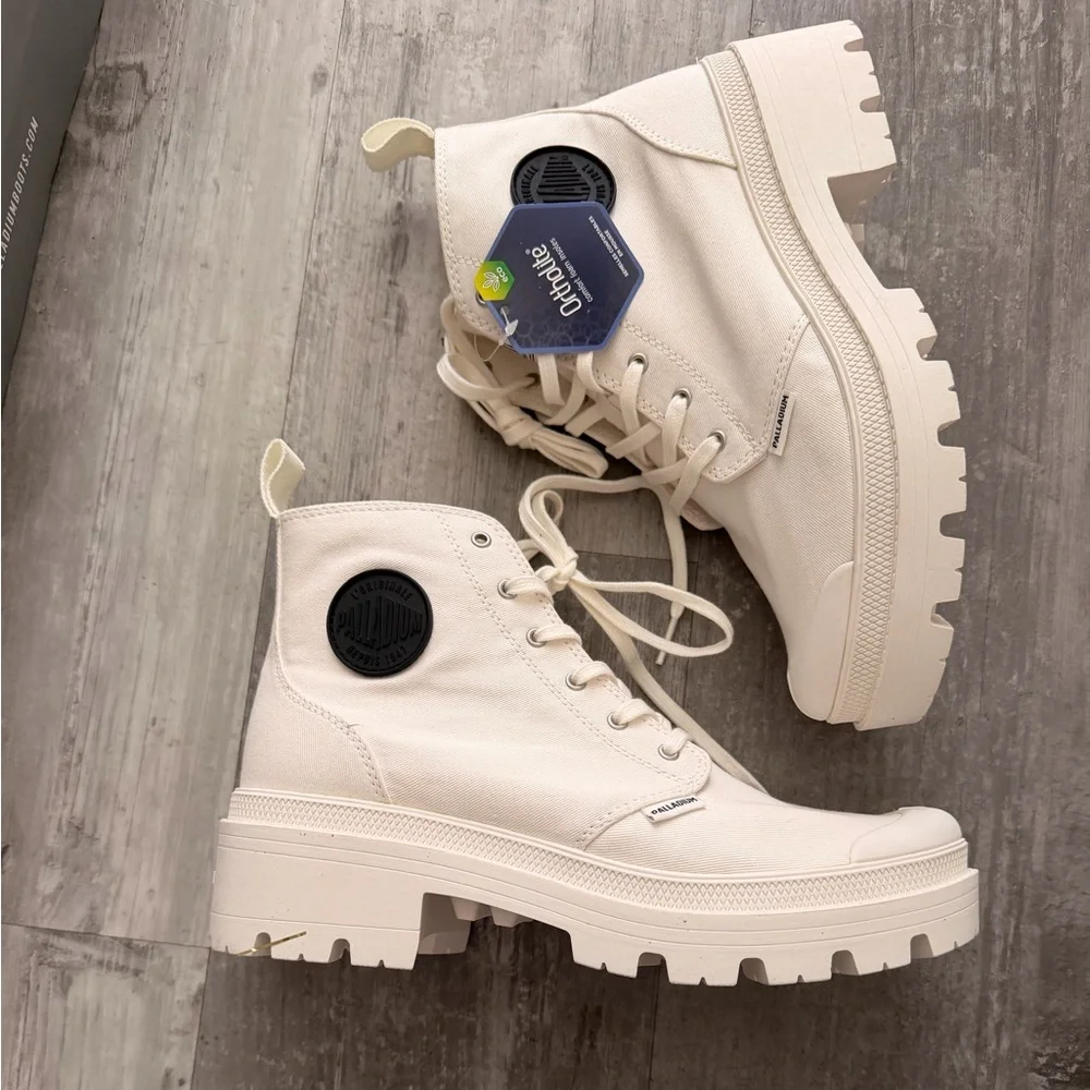 Palladium Women's Twill White Canvas Lug-Sole Boot NWB - Picture 1 of 10